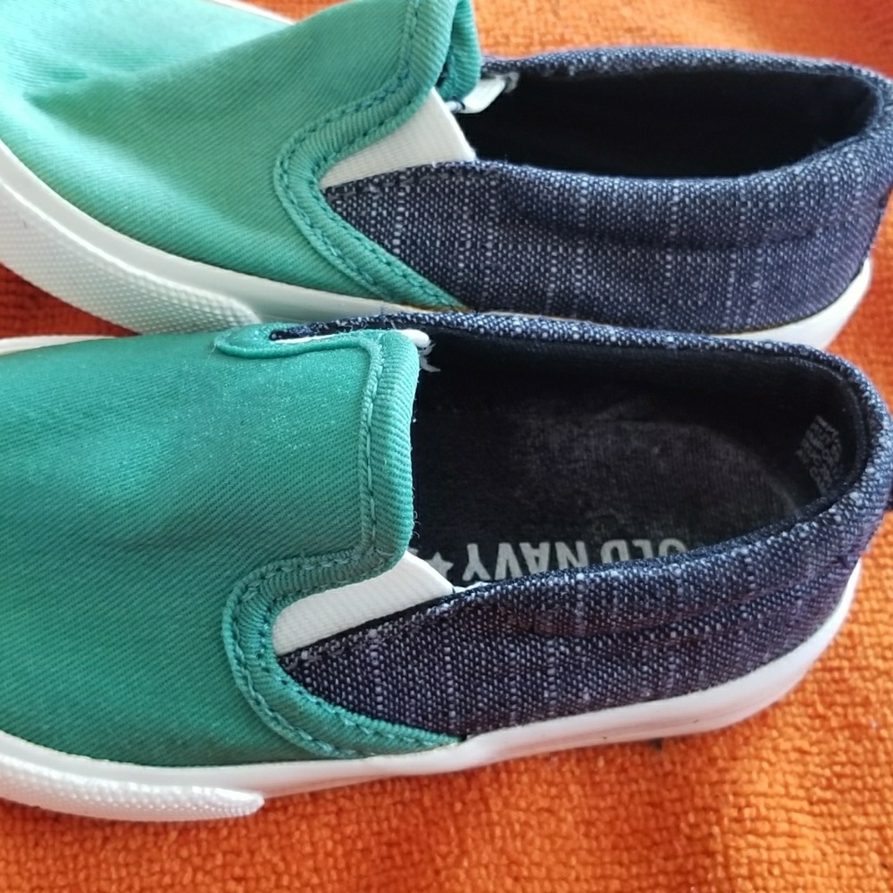 Toddler old navy loafers sz 5